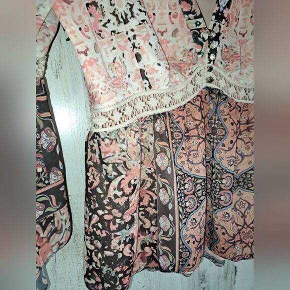 BEBE Blouse - Picture 11 of 12